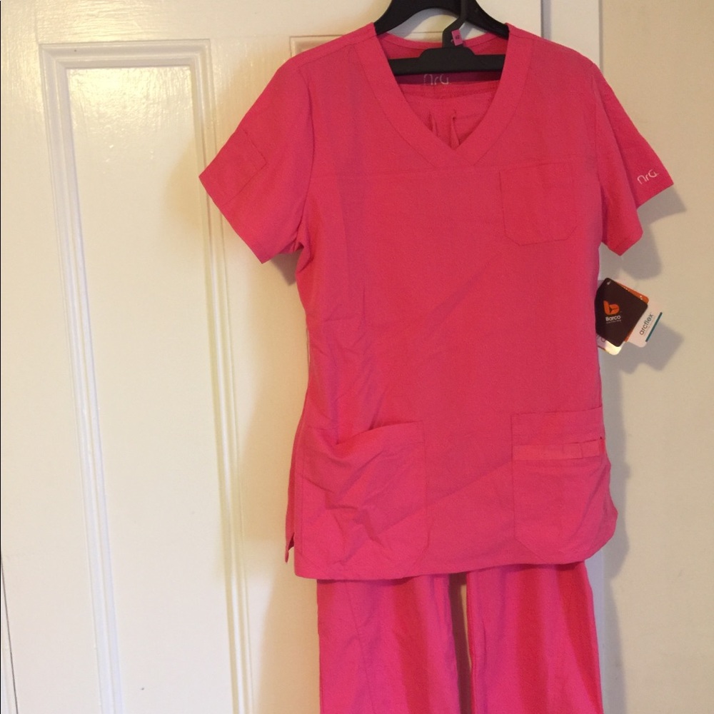 Nrg strawberry medium top and large petite bottom
